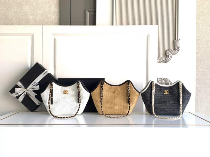 Picture of Chanel Handbags _SKUfw239867226fw